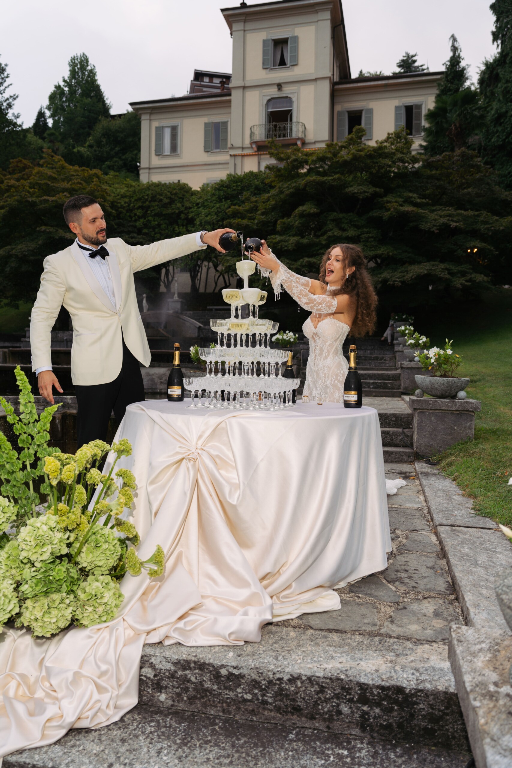 Matrimonio sul Lago Maggiore a Villa Muggia Gli sposti durante il ricevimento a Villa Muggia